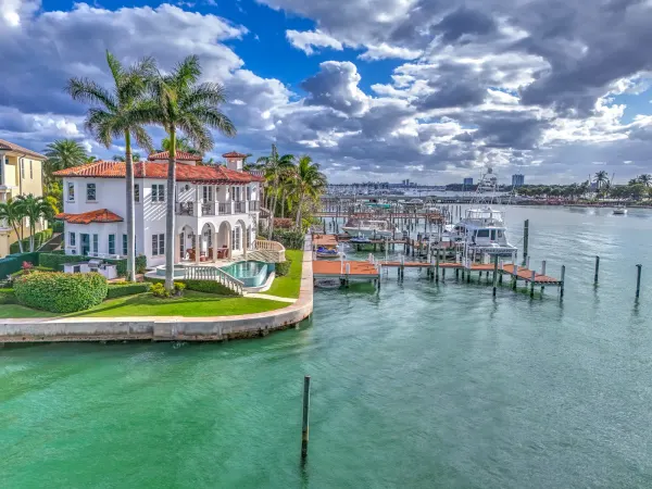 2775 Lake Drive, Singer Island, FL 33404