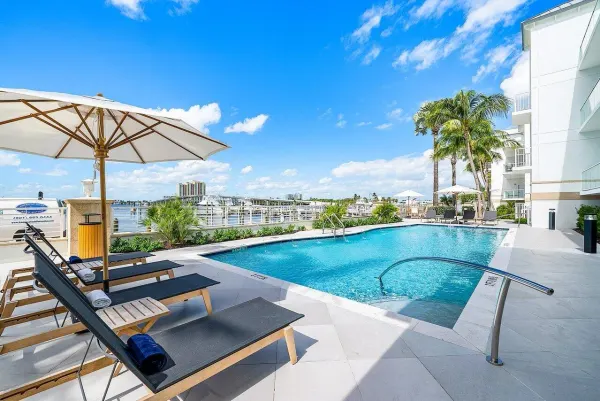180 Lake Drive 2103, Palm Beach Shores, FL 33404