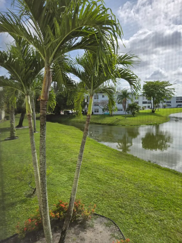 208 Wellington E 208, West Palm Beach, FL 33417