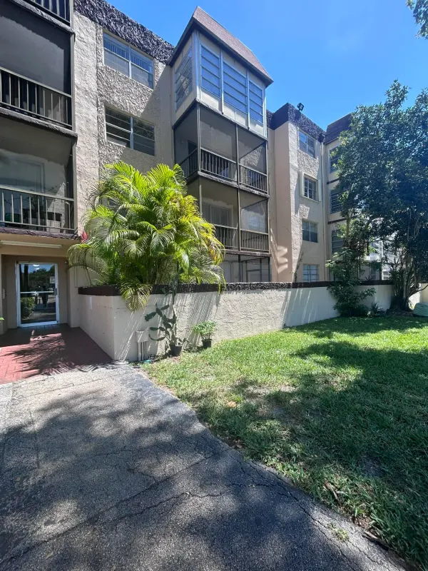 7300 NW 17th Street 320, Plantation, FL 33313