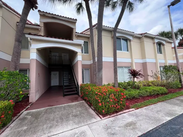 815 W Boynton Beach Boulevard 11-107, Boynton Beach, FL 33426