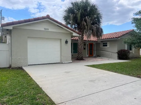 7819 NW 40th Street, Coral Springs, FL 33065