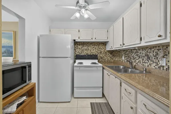 414 Windsor R, West Palm Beach, FL 33417