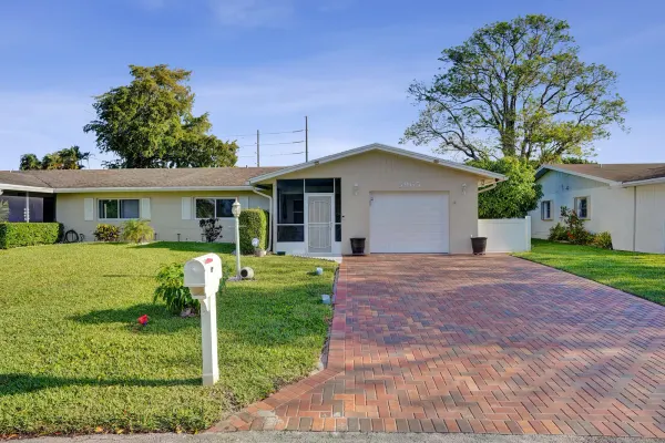 5965 Los Alamos Lane, Delray Beach, FL 33484