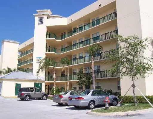 27 Royal Palm Way 406, Boca Raton, FL 33432