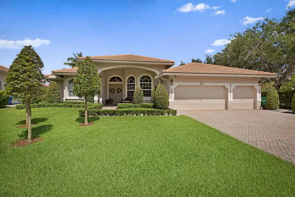 4971 Kensington Circle, Coral Springs, FL 33076