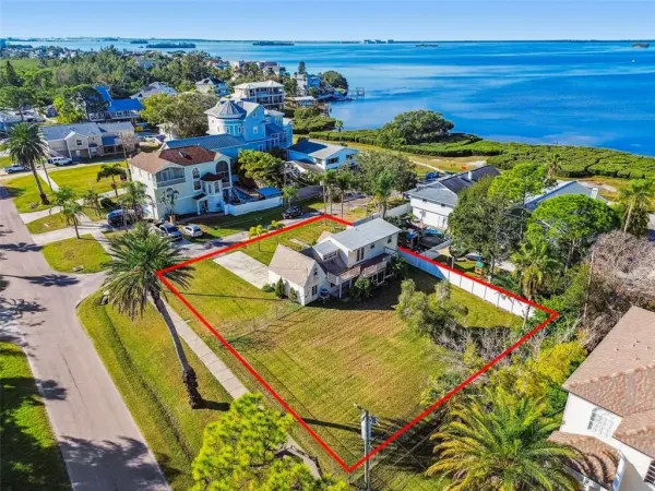 600 Tennessee Avenue, Crystal Beach, FL, 34681
