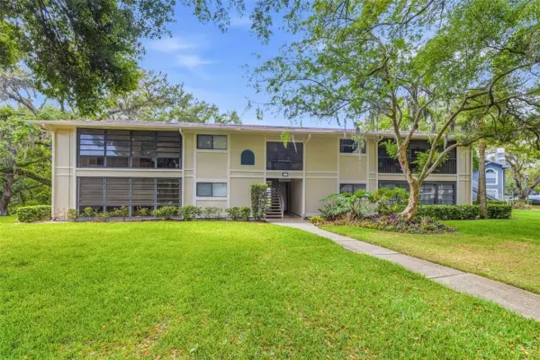 6015 Laketree Lane, Unit B, Temple Terrace, FL, 33617