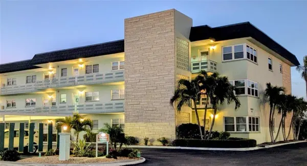 5935 30th Avenue S, Unit 312, Gulfport, FL, 33707