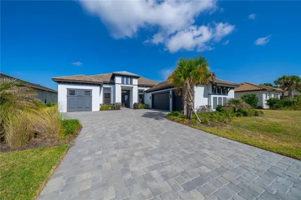 4866 Freccia Loop, Wesley Chapel, FL, 33543