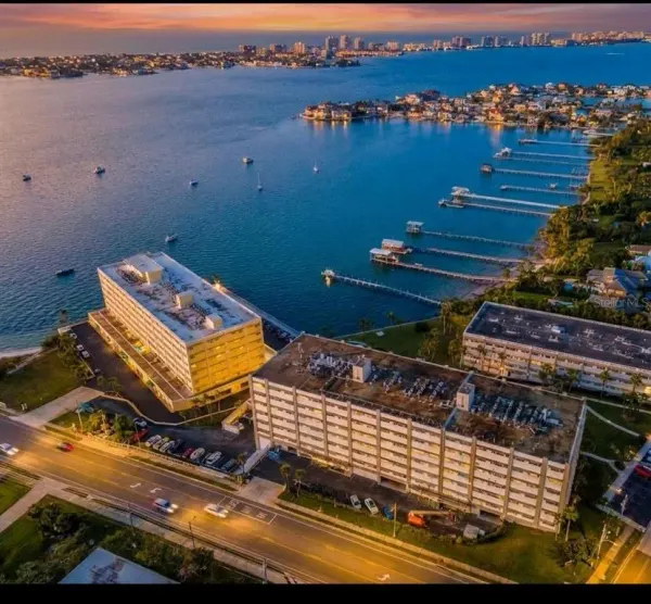 100 Bluff View Drive, Unit 608c, Belleair Bluffs, FL, 33770