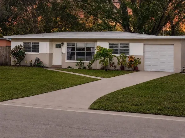9064 93rd Street, Seminole, FL, 33777