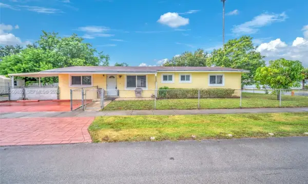 2301 SW 48th Avenue, West Park, FL 33023