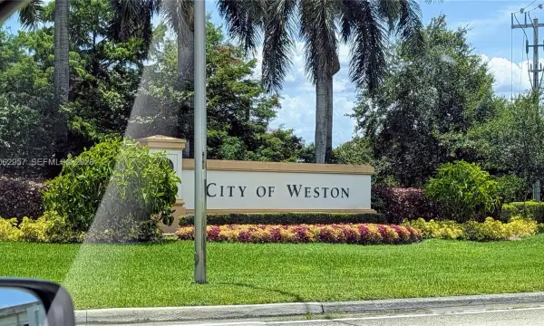 2231 N Cordoba Bend, Weston, FL 33327