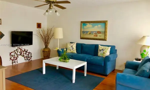 300 SW 134th Way 405e, Pembroke Pines, FL 33027