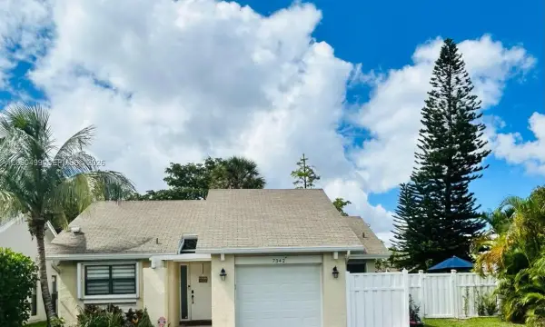 7342 NW 38th Place, Coral Springs, FL 33065