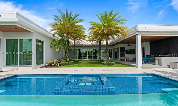 3939 Country Club Lane, Fort Lauderdale, FL 33308