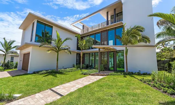 390 Jupiter Lane, Juno Beach, FL 33408