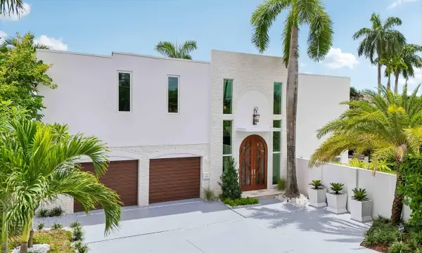 1020 SE 9th Avenue, Fort Lauderdale, FL 33316
