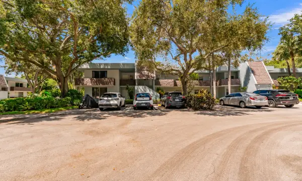 3201 N Course Lane E 212, Pompano Beach, FL 33069