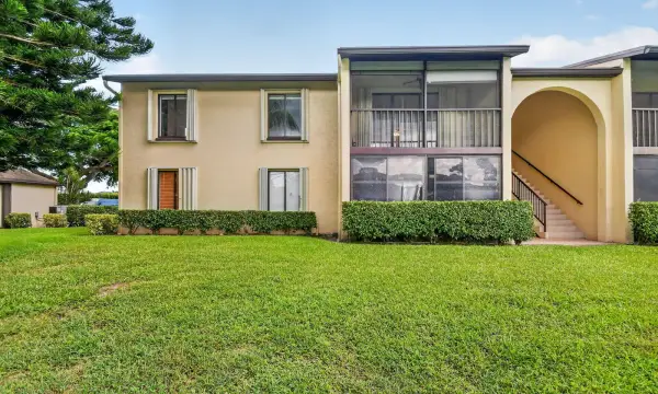 623 Sea Pine Way E2, Greenacres, FL 33415
