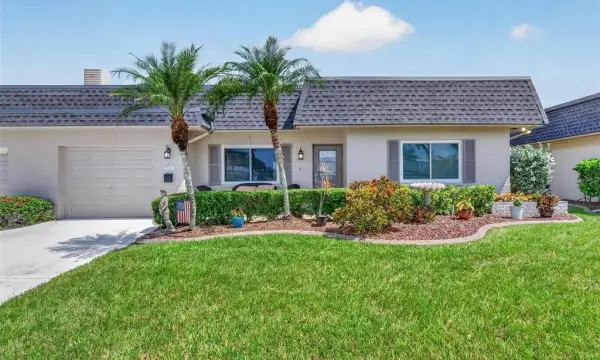 9133 Pinehurst Drive, Unit 6r, Seminole, FL, 33777